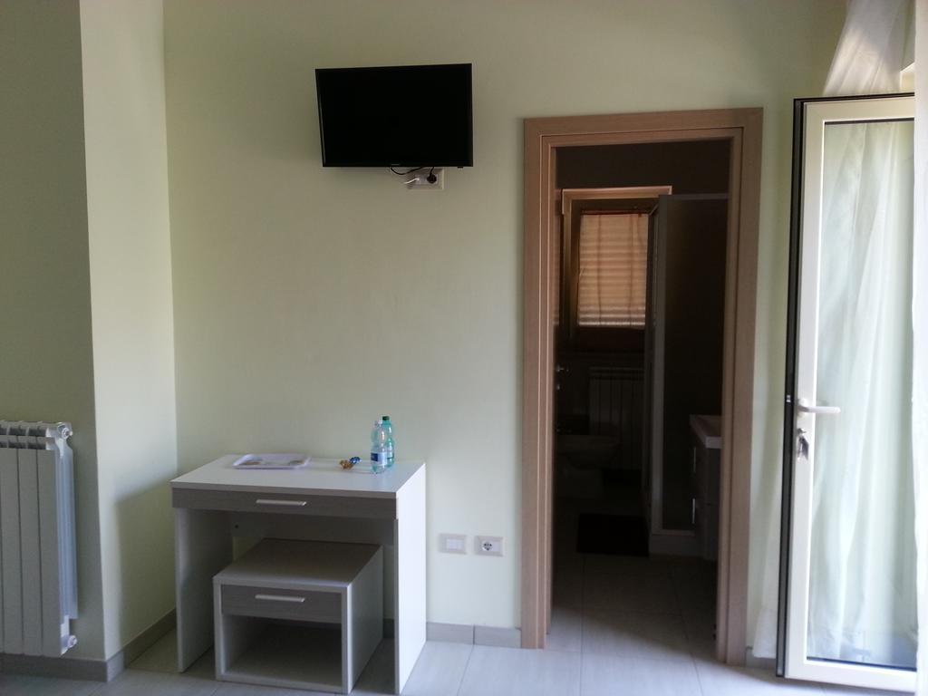 Il Girasole Formia Guesthouse Rooms מראה חיצוני תמונה