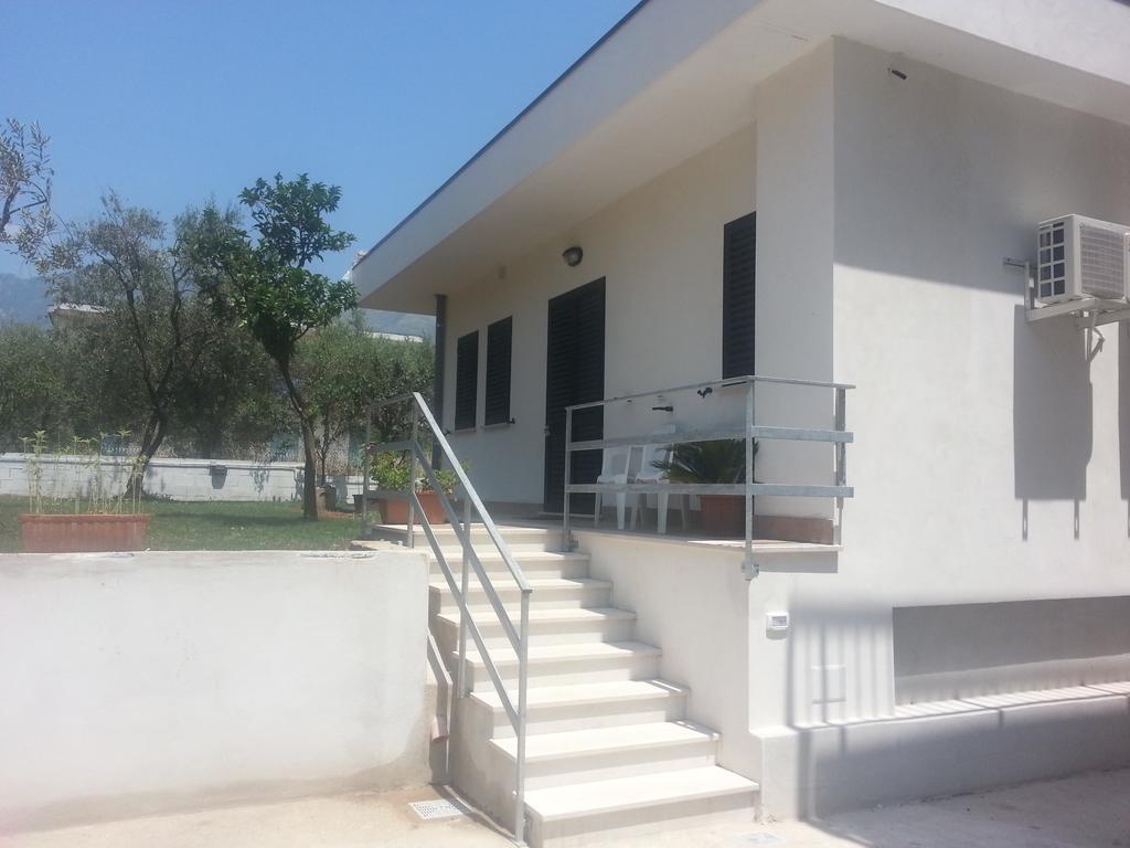 Il Girasole Formia Guesthouse Rooms מראה חיצוני תמונה
