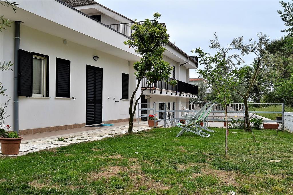 Il Girasole Formia Guesthouse Rooms מראה חיצוני תמונה