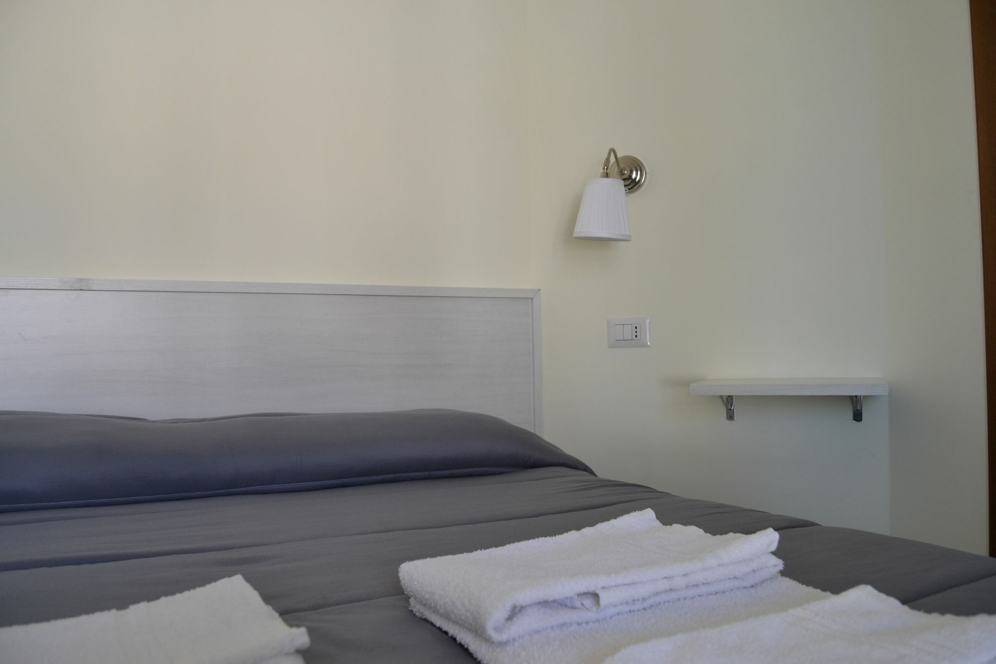 Il Girasole Formia Guesthouse Rooms מראה חיצוני תמונה